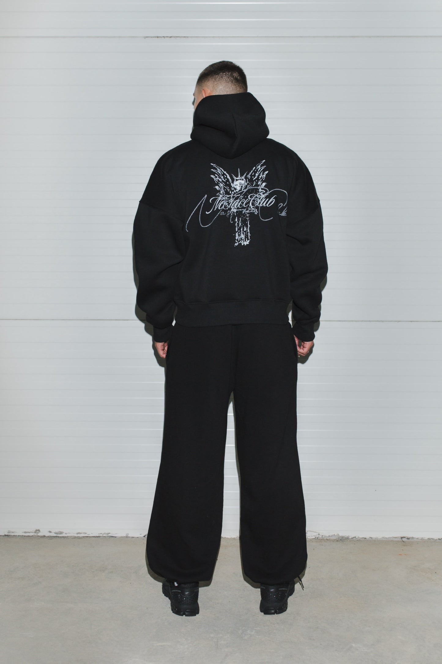 Эскапизм Black