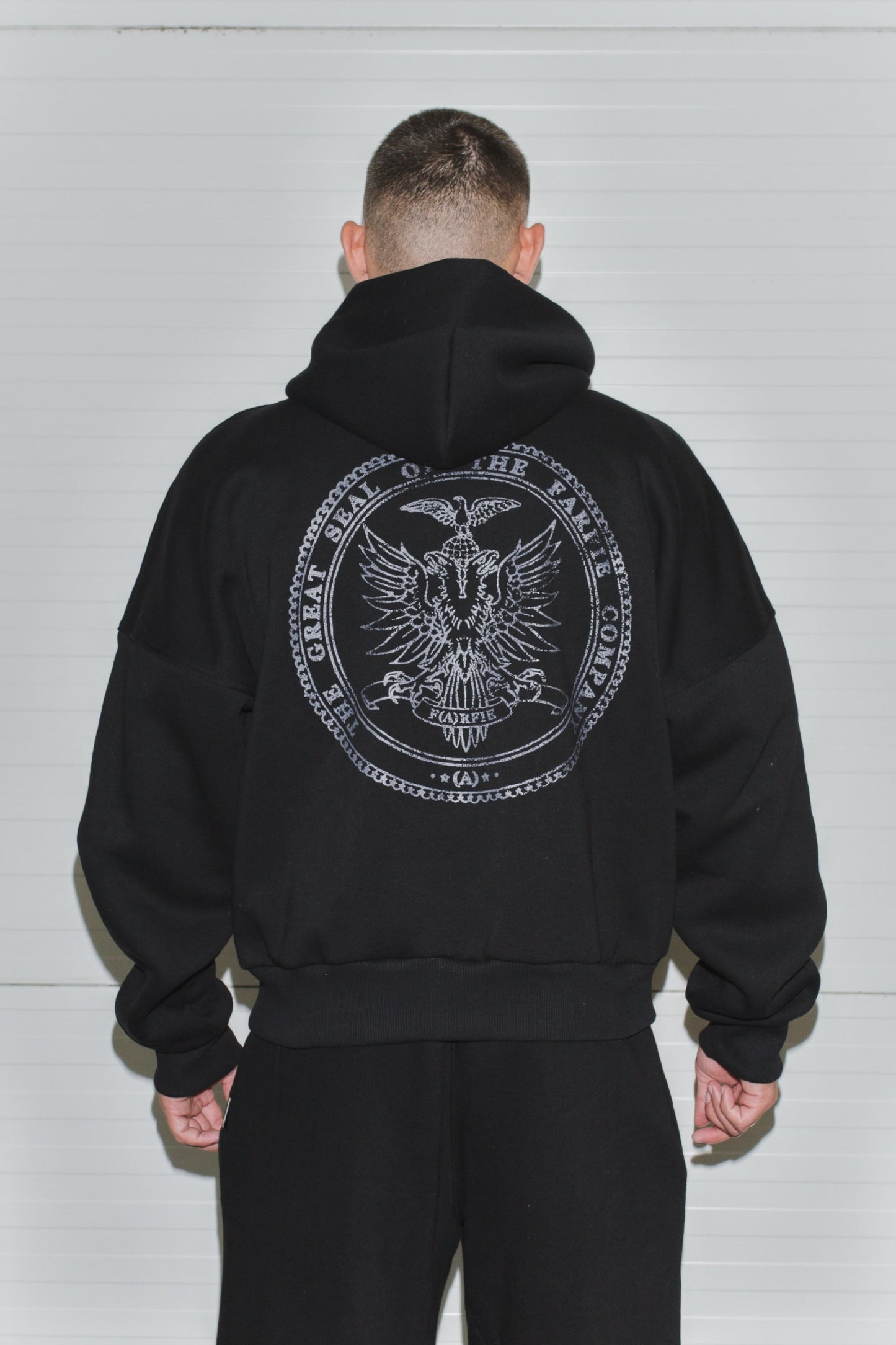 Эскапизм Black 